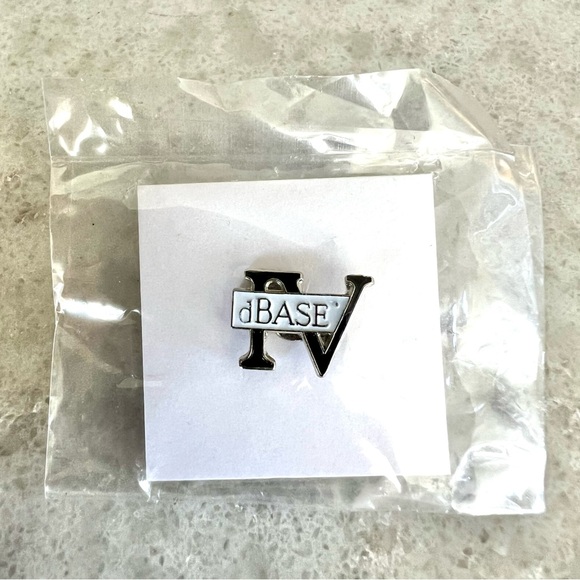 Rare dBase IV Lapel Pin NWT - Picture 1 of 3
